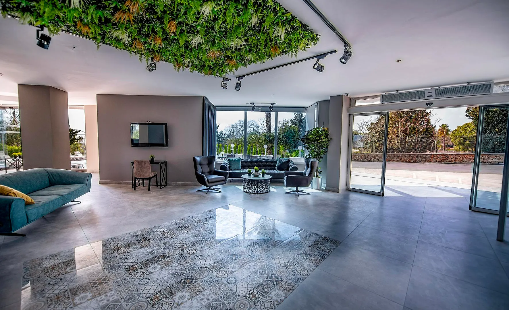 Tourist Hotel Antalya